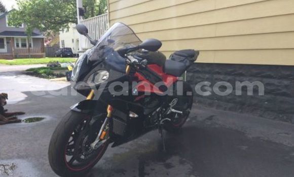 Acheter Occasion Moto BMW S 1000 Noir à Itezhi–Tezhi, Du sud Acheter Occasion Moto BMW S 1000 Noir à Itezhi–Tezhi, Du sud