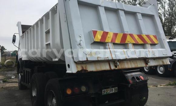 Acheter Occasion Utilitaire Mercedes–Benz 2628 Blanc à Lusaka, Zambie Acheter Occasion Utilitaire Mercedes–Benz 2628 Blanc à Lusaka, Zambie