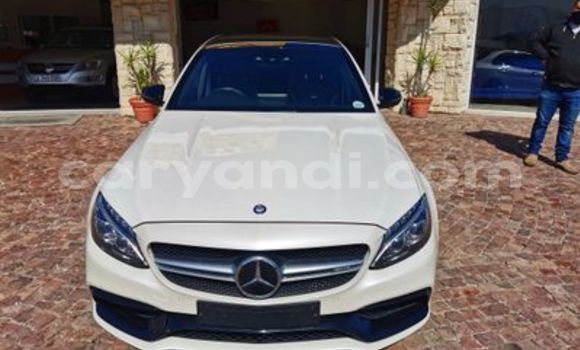 Buy Used Mercedes‒Benz C–Class White Car in Livingstone in Zambia