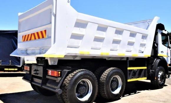 Acheter Occasion Utilitaire Mercedes–Benz 2628 Blanc à Chipata, Zambie Acheter Occasion Utilitaire Mercedes–Benz 2628 Blanc à Chipata, Zambie