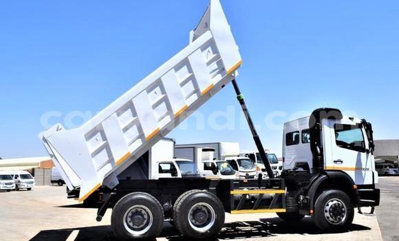 Acheter Occasion Utilitaire Mercedes–Benz 2628 Blanc à Chipata, Zambie Acheter Occasion Utilitaire Mercedes–Benz 2628 Blanc à Chipata, Zambie