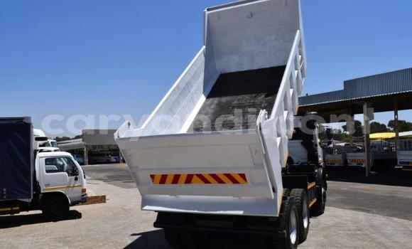 Acheter Occasion Utilitaire Mercedes–Benz 2628 Blanc à Chipata, Zambie Acheter Occasion Utilitaire Mercedes–Benz 2628 Blanc à Chipata, Zambie