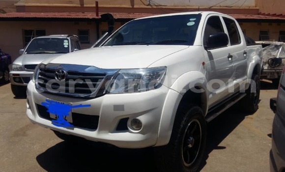 Buy Used Toyota Hilux White Car in Lusaka in Zambia Buy Used Toyota Hilux White Car in Lusaka in Zambia