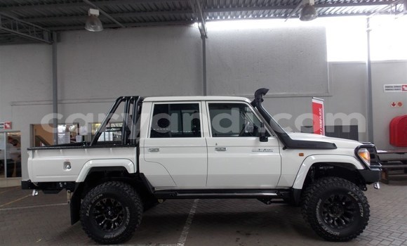 Tenga Tsaru Toyota Land Cruiser Zvimwe Mota in Chipata in Zambia Tenga Tsaru Toyota Land Cruiser Zvimwe Mota in Chipata in Zambia