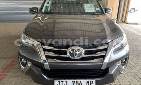 Buy Used Toyota Fortuner White Car in Kalulushi in Copperbelt Buy Used Toyota Fortuner White Car in Kalulushi in Copperbelt