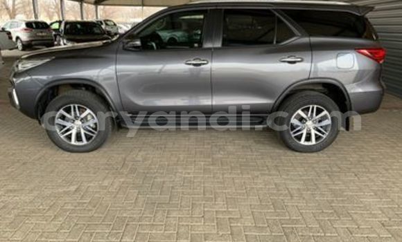 Buy Used Toyota Fortuner White Car in Kalulushi in Copperbelt Buy Used Toyota Fortuner White Car in Kalulushi in Copperbelt