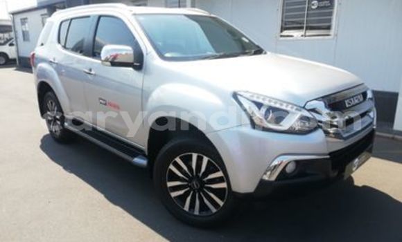 Acheter Occasion Voiture Isuzu MU-X Gris à Lusaka, Zambie Acheter Occasion Voiture Isuzu MU-X Gris à Lusaka, Zambie