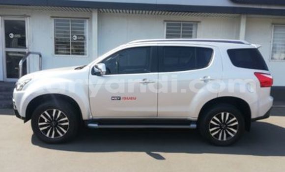 Buy Used Isuzu MU-X Silver Car in Lusaka in Zambia Buy Used Isuzu MU-X Silver Car in Lusaka in Zambia