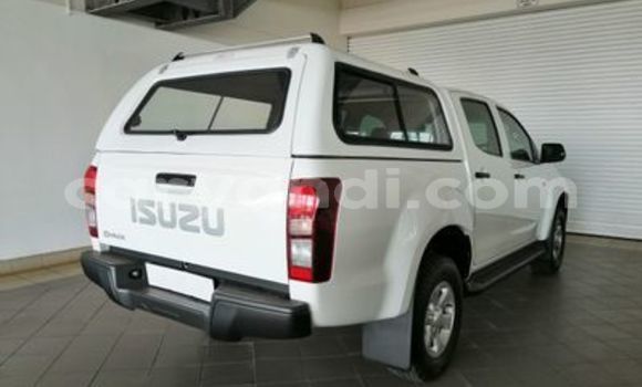 Buy Used Isuzu D–MAX White Car in Lusaka in Zambia Buy Used Isuzu D–MAX White Car in Lusaka in Zambia