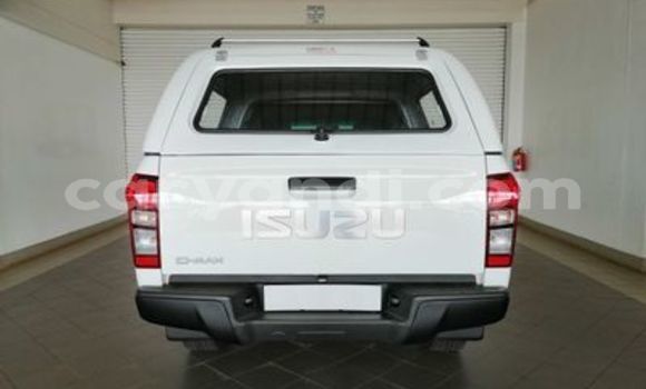 Buy Used Isuzu D–MAX White Car in Lusaka in Zambia Buy Used Isuzu D–MAX White Car in Lusaka in Zambia