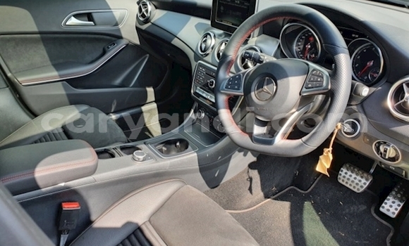 Nunua Ilio tumika Mercedes‒Benz 200 Nyingine Gari ndani ya Chipata nchini Zambia Nunua Ilio tumika Mercedes‒Benz 200 Nyingine Gari ndani ya Chipata nchini Zambia