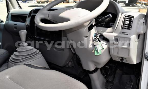 Nunua Ilio tumika Toyota Dyna Nyeupe Lori ndani ya Chingola nchini Zambia Nunua Ilio tumika Toyota Dyna Nyeupe Lori ndani ya Chingola nchini Zambia