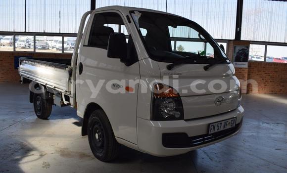 Acheter Occasion Voiture Hyundai H200 Blanc à Choma, Du sud Acheter Occasion Voiture Hyundai H200 Blanc à Choma, Du sud