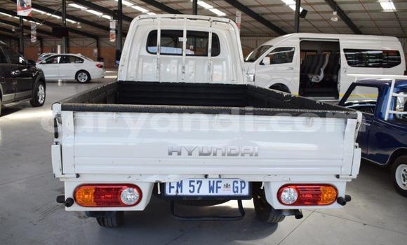 Acheter Occasion Voiture Hyundai H200 Blanc à Choma, Du sud Acheter Occasion Voiture Hyundai H200 Blanc à Choma, Du sud