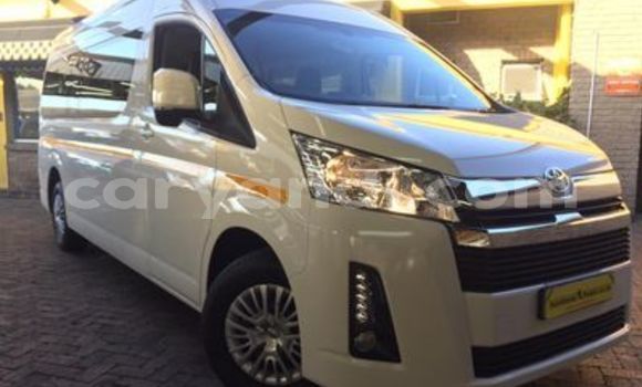 Tenga Tsaru Toyota Verso Chena Mota in Mazabuka in Southern Tenga Tsaru Toyota Verso Chena Mota in Mazabuka in Southern