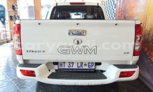 Buy Used GMC Acadia White Car in Mwansabombwe in Luapala