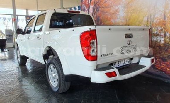 Buy Used GMC Acadia White Car in Mwansabombwe in Luapala Buy Used GMC Acadia White Car in Mwansabombwe in Luapala