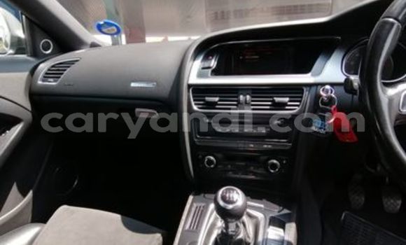 Acheter Occasion Voiture Audi S5 Bleu à Livingstone, Zambie Acheter Occasion Voiture Audi S5 Bleu à Livingstone, Zambie