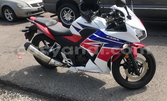 Buy Used Honda CBR White Bike in Kansanshi in North-Western