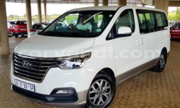 Acheter Occasion Voiture Hyundai H1 Blanc à Mufulira, Zambie Acheter Occasion Voiture Hyundai H1 Blanc à Mufulira, Zambie
