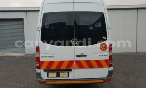 Acheter Occasion Voiture Mercedes‒Benz Viano Blanc à Lusaka, Zambie Acheter Occasion Voiture Mercedes‒Benz Viano Blanc à Lusaka, Zambie