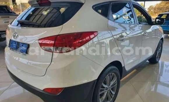 Buy Used Hyundai ix35 White Car in Kabwe in Zambia Buy Used Hyundai ix35 White Car in Kabwe in Zambia