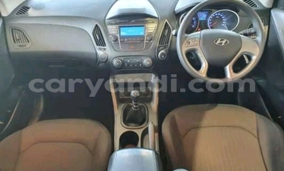 Buy Used Hyundai ix35 White Car in Kabwe in Zambia Buy Used Hyundai ix35 White Car in Kabwe in Zambia