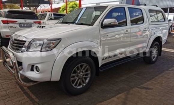 Buy Used Toyota Hilux White Car in Mwansabombwe in Luapala Buy Used Toyota Hilux White Car in Mwansabombwe in Luapala