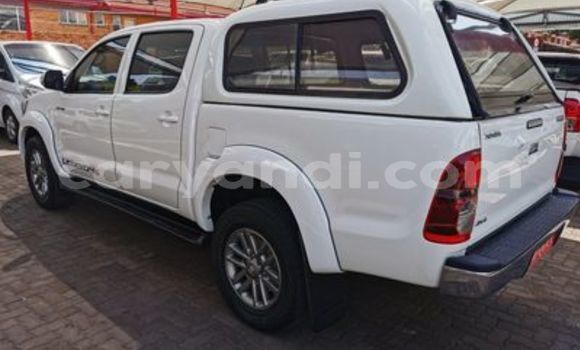 Buy Used Toyota Hilux White Car in Mwansabombwe in Luapala Buy Used Toyota Hilux White Car in Mwansabombwe in Luapala