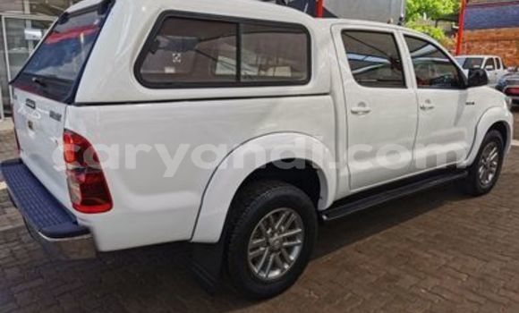 Buy Used Toyota Hilux White Car in Mwansabombwe in Luapala Buy Used Toyota Hilux White Car in Mwansabombwe in Luapala