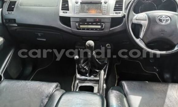 Buy Used Toyota Hilux White Car in Mwansabombwe in Luapala Buy Used Toyota Hilux White Car in Mwansabombwe in Luapala