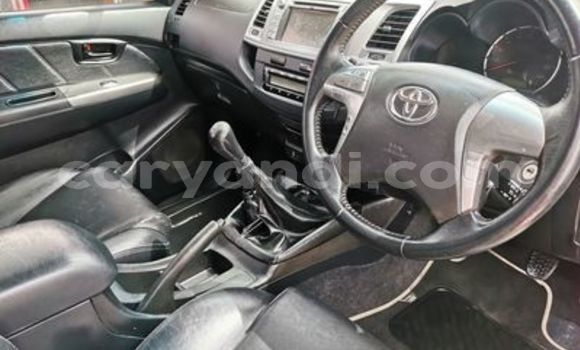 Buy Used Toyota Hilux White Car in Mwansabombwe in Luapala Buy Used Toyota Hilux White Car in Mwansabombwe in Luapala