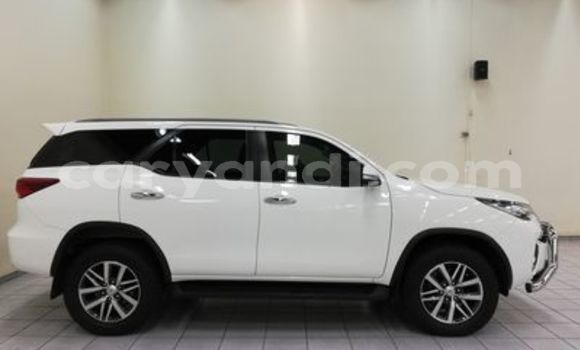 Buy Used Toyota Fortuner White Car in Lusaka in Zambia Buy Used Toyota Fortuner White Car in Lusaka in Zambia