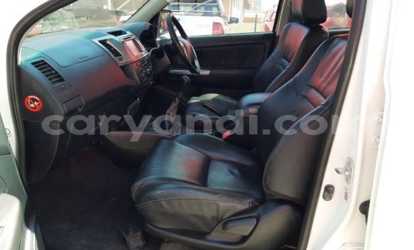 Buy Used Toyota Hilux White Car in Livingstone in Zambia Buy Used Toyota Hilux White Car in Livingstone in Zambia