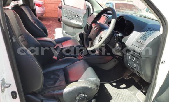 Buy Used Toyota Hilux White Car in Livingstone in Zambia Buy Used Toyota Hilux White Car in Livingstone in Zambia