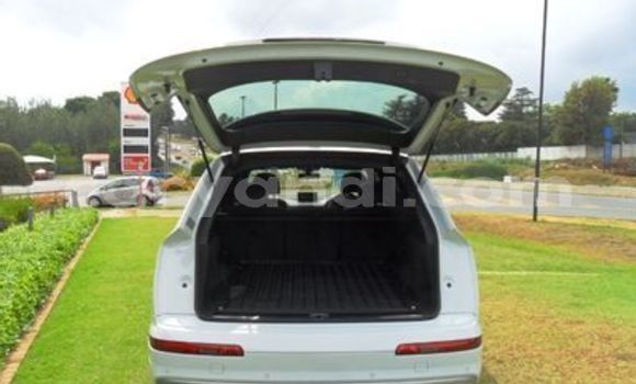 Buy Used Audi Q7 White Car in Lusaka in Zambia Buy Used Audi Q7 White Car in Lusaka in Zambia