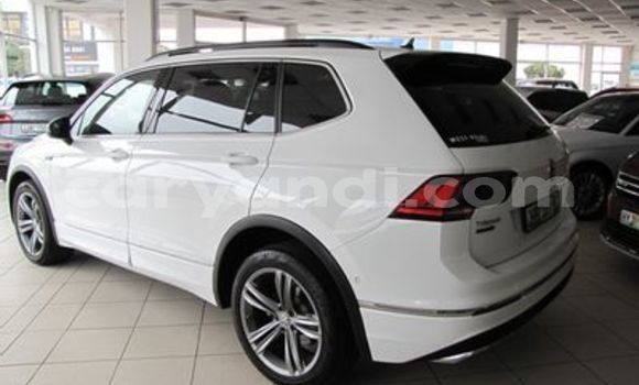 Buy Used Volkswagen Tiguan White Car in Lusaka in Zambia Buy Used Volkswagen Tiguan White Car in Lusaka in Zambia