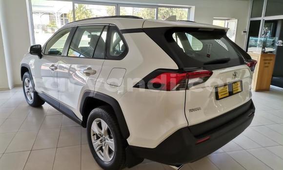 Acheter Occasion Voiture Toyota RAV4 Blanc à Lusaka, Zambie Acheter Occasion Voiture Toyota RAV4 Blanc à Lusaka, Zambie