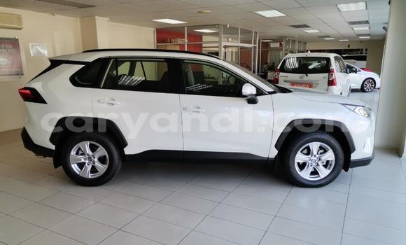 Acheter Occasion Voiture Toyota RAV4 Blanc à Lusaka, Zambie Acheter Occasion Voiture Toyota RAV4 Blanc à Lusaka, Zambie