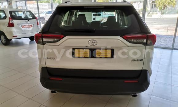 Acheter Occasion Voiture Toyota RAV4 Blanc à Lusaka, Zambie Acheter Occasion Voiture Toyota RAV4 Blanc à Lusaka, Zambie