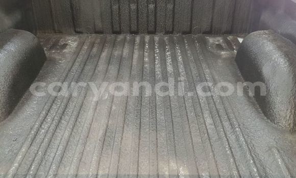 Acheter Occasion Voiture Nissan Navara Gris à Lusaka, Zambie Acheter Occasion Voiture Nissan Navara Gris à Lusaka, Zambie