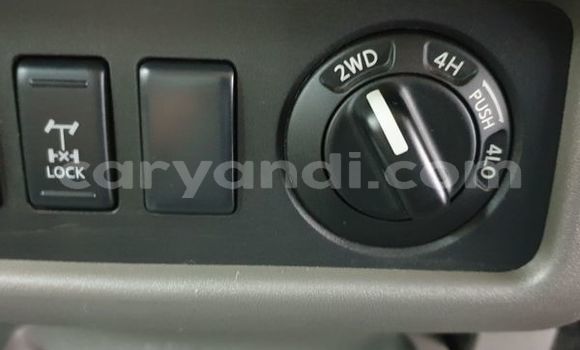 Acheter Occasion Voiture Nissan Navara Gris à Lusaka, Zambie Acheter Occasion Voiture Nissan Navara Gris à Lusaka, Zambie