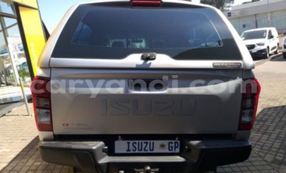 Tenga Tsaru Isuzu D–MAX Sirivha Mota in Mazabuka in Southern Tenga Tsaru Isuzu D–MAX Sirivha Mota in Mazabuka in Southern