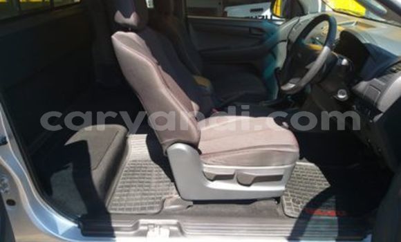 Tenga Tsaru Isuzu D–MAX Sirivha Mota in Mazabuka in Southern Tenga Tsaru Isuzu D–MAX Sirivha Mota in Mazabuka in Southern