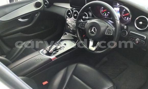 Acheter Occasion Voiture Mercedes‒Benz C–Class Blanc à Limulunga, Occidental Acheter Occasion Voiture Mercedes‒Benz C–Class Blanc à Limulunga, Occidental