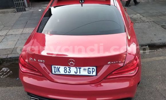 Acheter Occasion Voiture Mercedes‒Benz 250 Rouge à Livingstone, Zambie Acheter Occasion Voiture Mercedes‒Benz 250 Rouge à Livingstone, Zambie