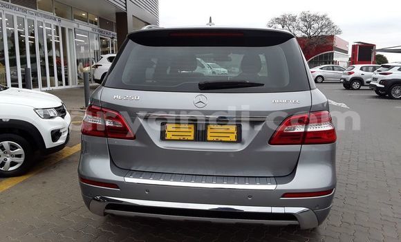 Acheter Occasion Voiture Mercedes‒Benz M–Class Gris à Livingstone, Zambie Acheter Occasion Voiture Mercedes‒Benz M–Class Gris à Livingstone, Zambie