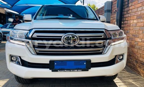 Buy Used Toyota Land Cruiser White Car in Chingola in Zambia Buy Used Toyota Land Cruiser White Car in Chingola in Zambia