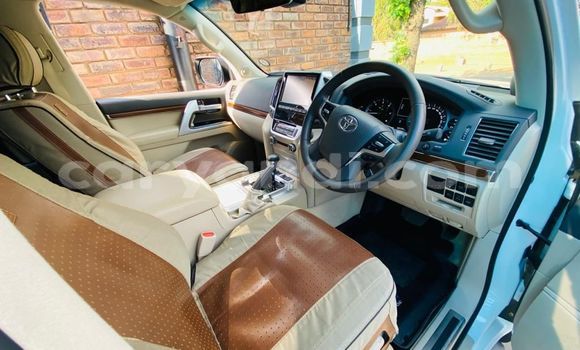 Buy Used Toyota Land Cruiser White Car in Chingola in Zambia Buy Used Toyota Land Cruiser White Car in Chingola in Zambia