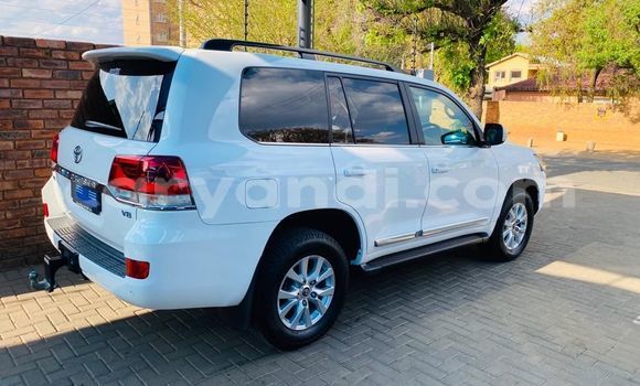 Buy Used Toyota Land Cruiser White Car in Chingola in Zambia Buy Used Toyota Land Cruiser White Car in Chingola in Zambia